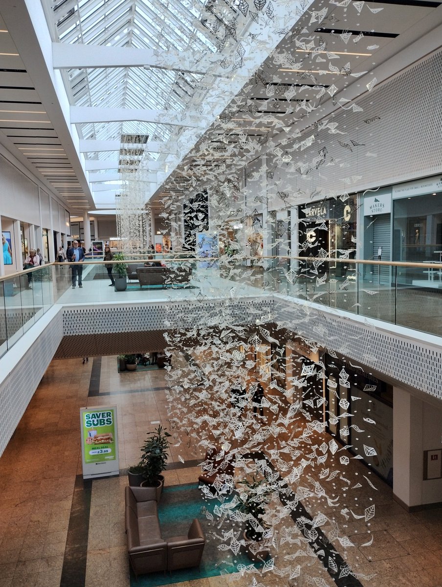 I popped today's #RockingAphasia stone for #AphasiaAwarenessMonth by these beautiful leaves in <a href="/LoveMeadowhall/">Meadowhall</a> ☺️🍃<a href="/RockingAphasia/">Rocking Aphasia</a>