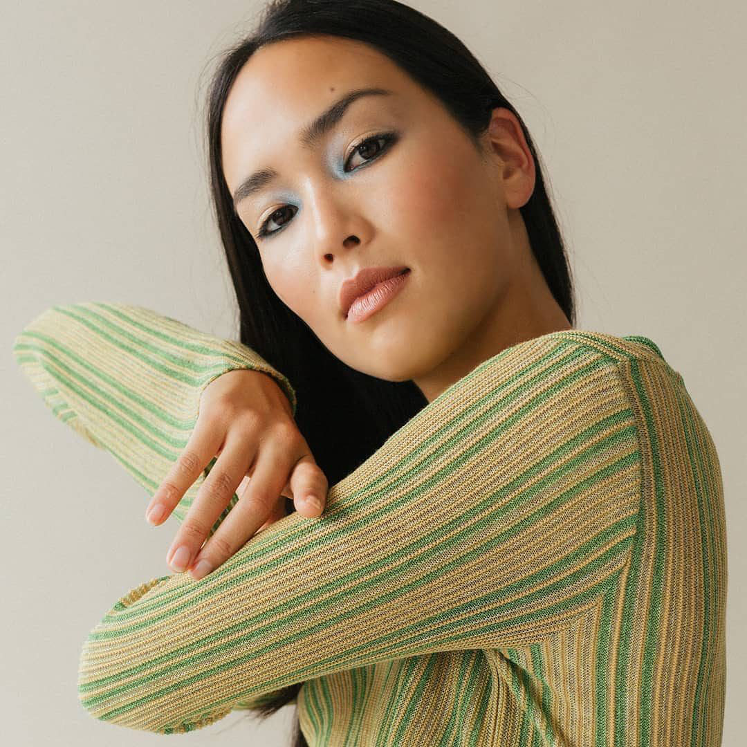 Make your #eyeshadow pop by adding a little Eye Primer 🌿What's your favorite eyeshadow color to wear?
#makeup #beauty