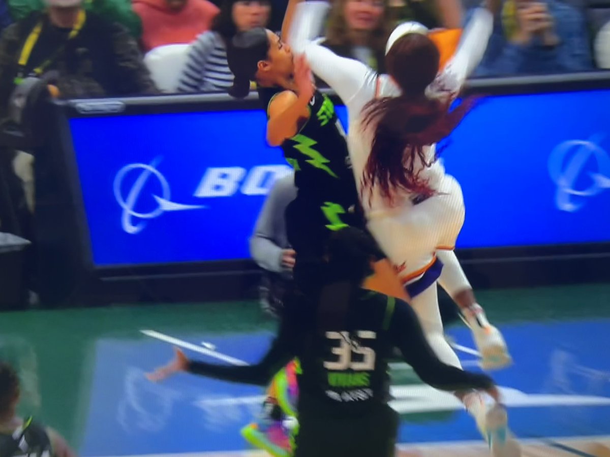 DaKidGowie's tweet photo. How physical is the WNBA, you ask?

Skylar Diggins-Smith took an elbow to the face, started bleeding from the mouth, and was still called for a blocking foul. Ain’t sh*t sweet in this league! https://t.co/GWuyD6LmUu