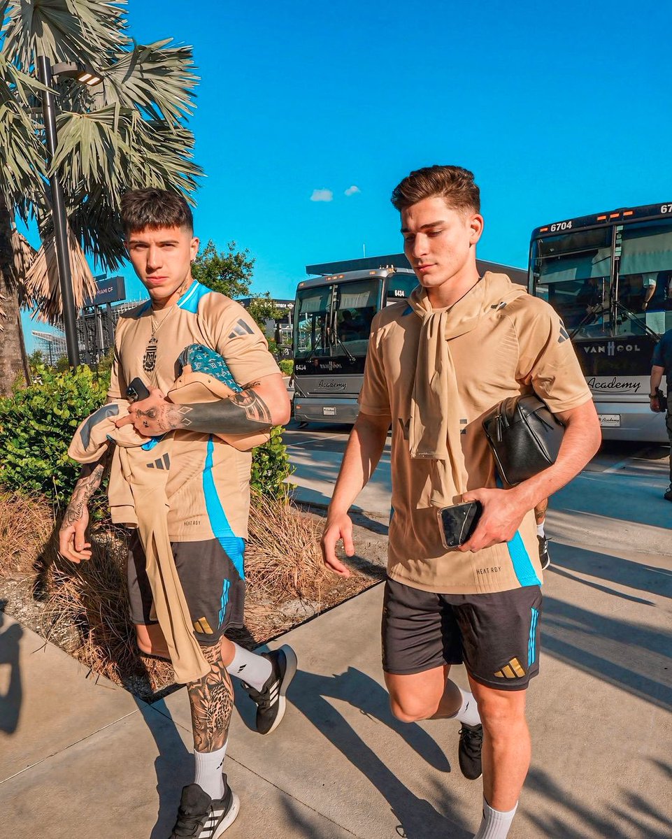 LOS PIBES DE RIVER 😍