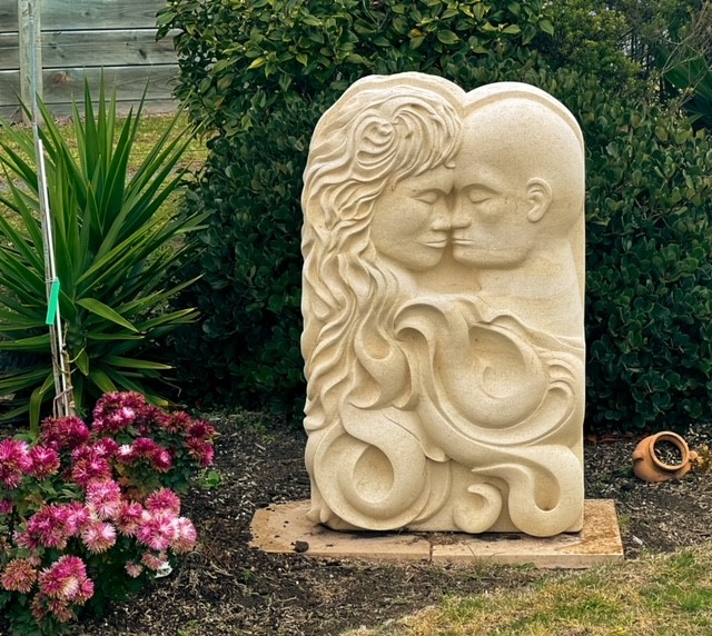 Exploring the Historical Māori Greeting: The Hongi

read the full article on the Hongi here
tonycuttingdigital.nz/4aTUC94

#thehongi #hongi #breathoflife #Māori #brettkeno #kenosculpture #aotearoatoday #kumaravine #contentcollectivenz #tonycuttingdigital