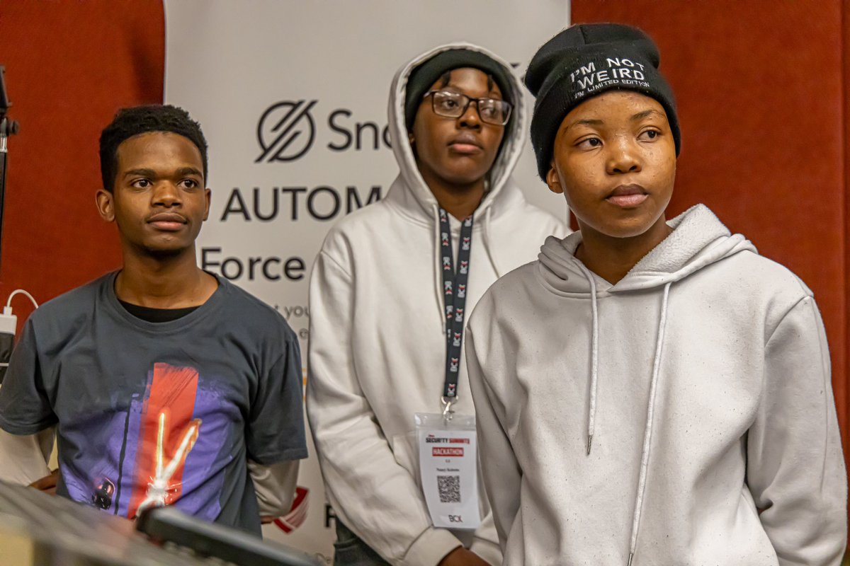 Geekulcha's tweet photo. The midnight pitches went something like this…

#SS24Hack https://t.co/RKSs3gkxJf