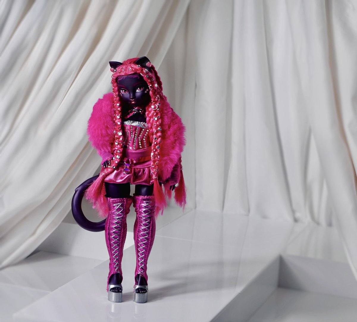 maisonbabylon's tweet photo. more catty 💞 https://t.co/qsaa3OKlfC