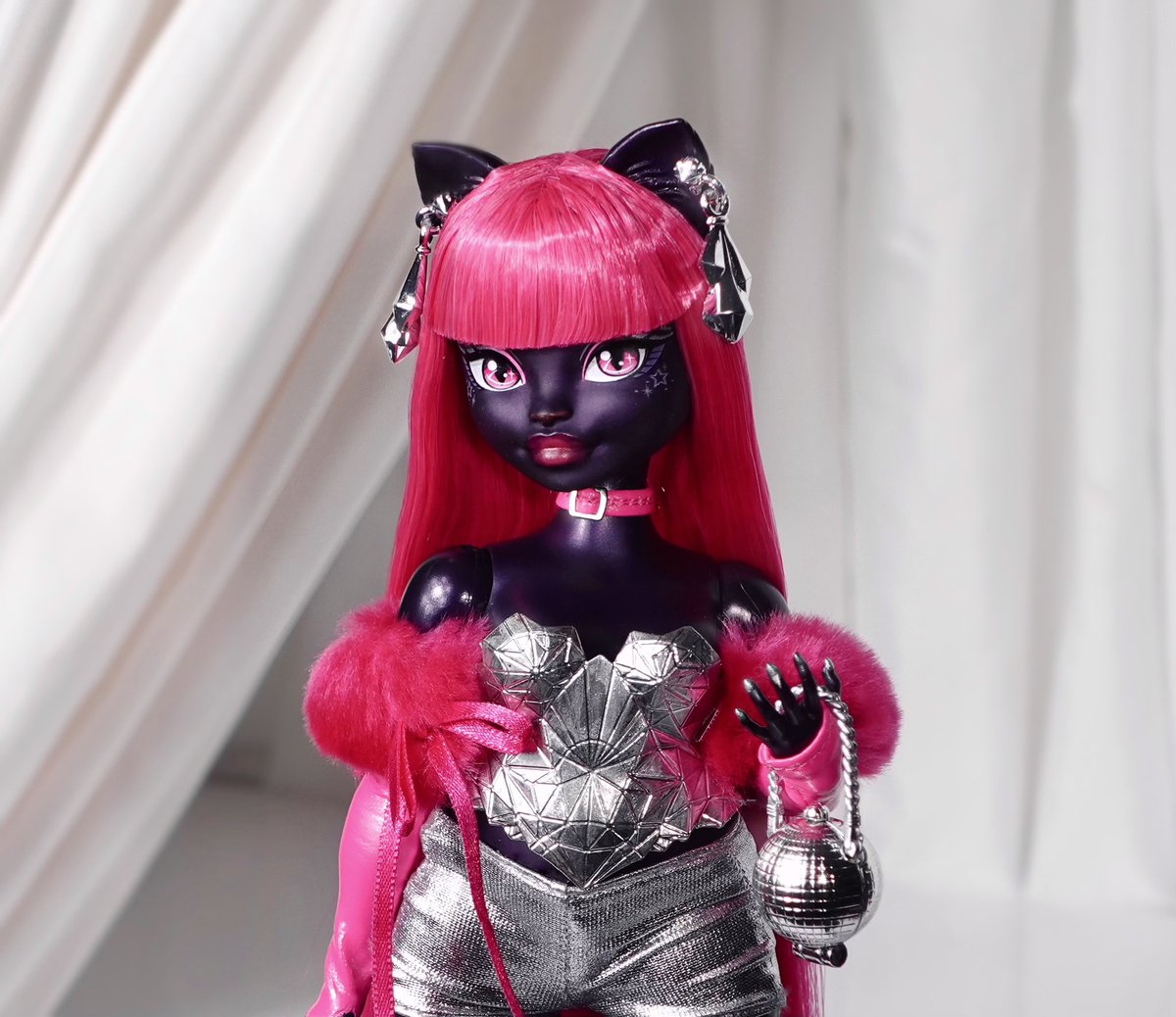 maisonbabylon's tweet photo. more catty 💞 https://t.co/qsaa3OKlfC