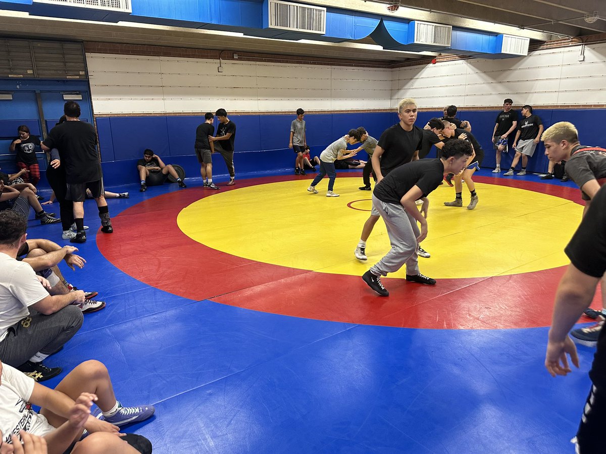 GCHSWrestling's tweet photo. Wall to wall with 89 HAMMERS all getting after it. Grateful for the opportunity to elevate our game!! https://t.co/r2bOK7eqUD