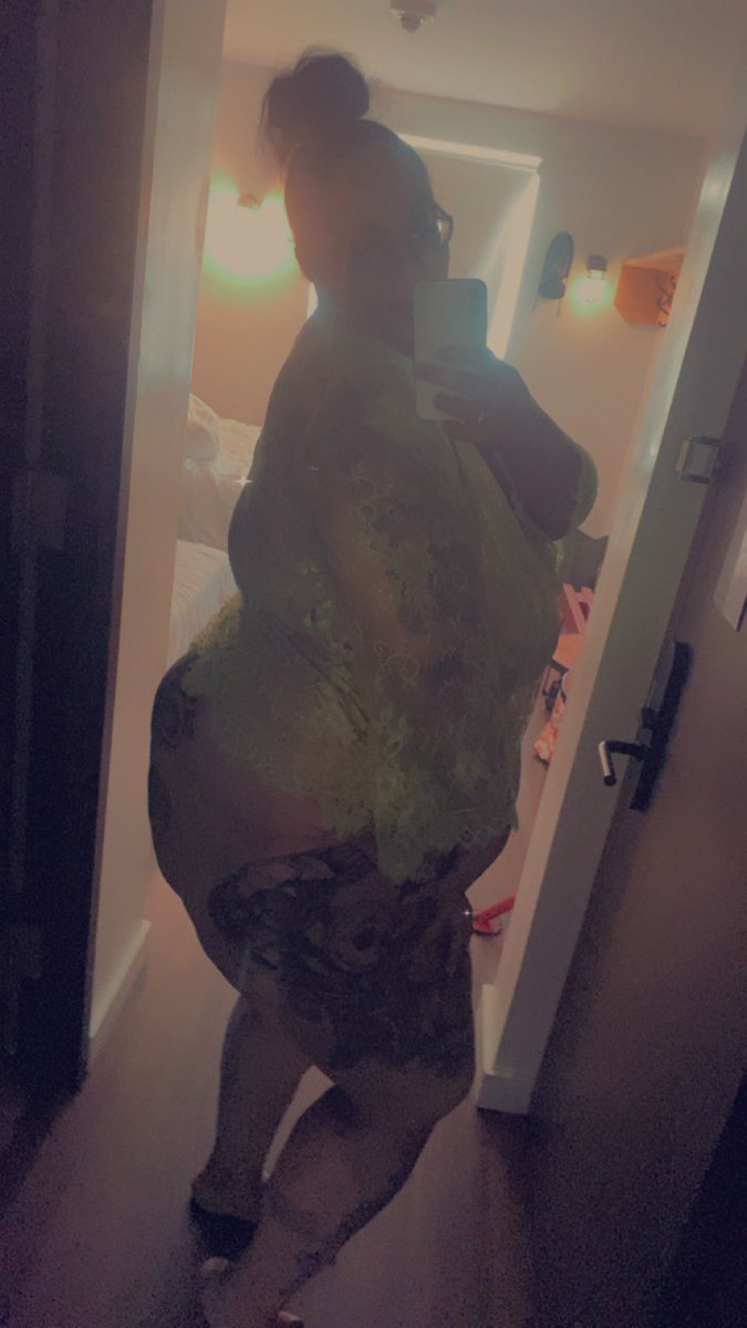 redberryjuicae's tweet photo. Fuck me for hours ion want a minute man 💯💯 explore my body 🥰😋😋 #bbw #FACUP24 #Origin #redberry #modelingagency #LOVEONE https://t.co/r4BZa8Q7qH