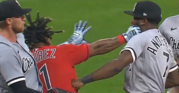 _JSwervo's tweet photo. #FlyTheL https://t.co/xh4f3KLBGL