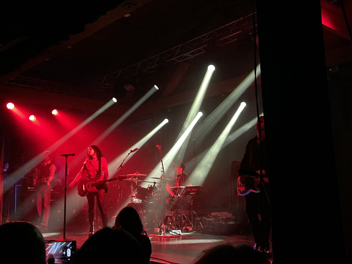 param0regf's tweet photo. seattle missed u @palewaves xx https://t.co/JhJKWuk0Bq