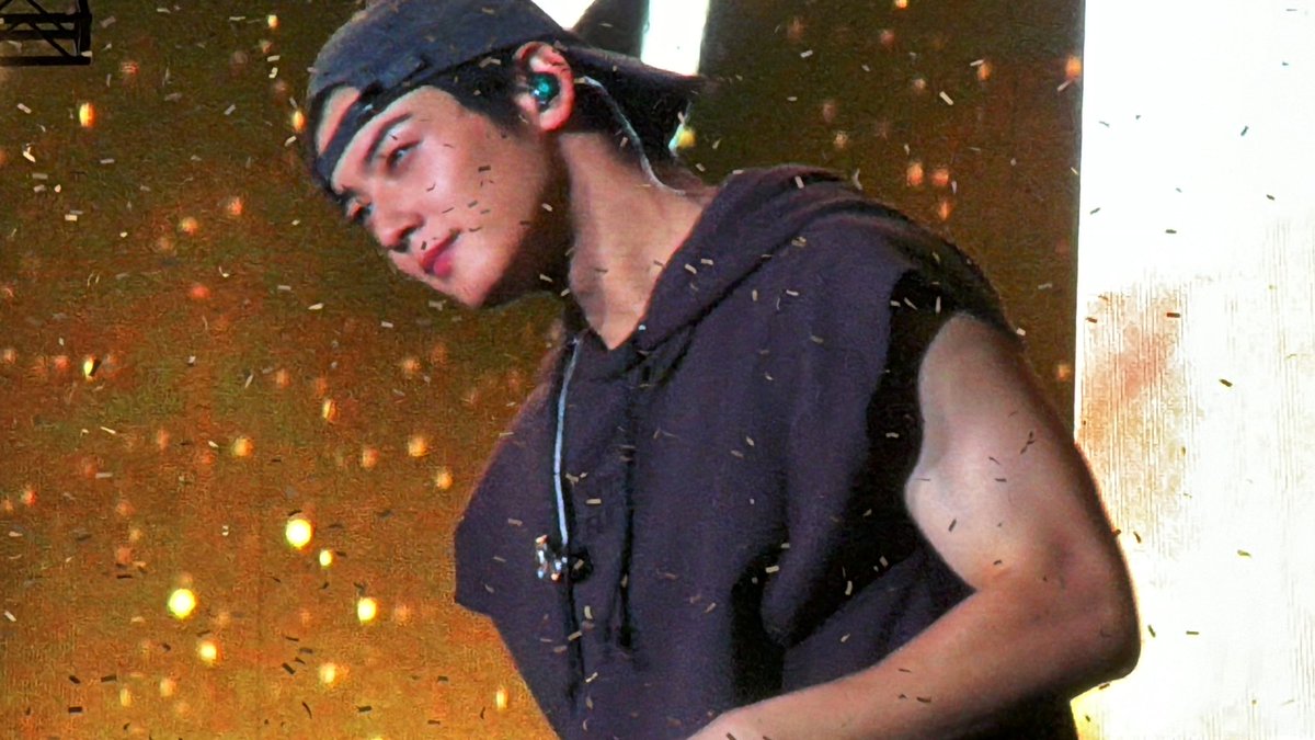 Arigall_'s tweet photo. ES JODIDAMENTE IRREAAAAAL !!! #chaeunwoo #nunu #arenacdmx #aroha 🔯🔯 https://t.co/V0LPTjEFI8