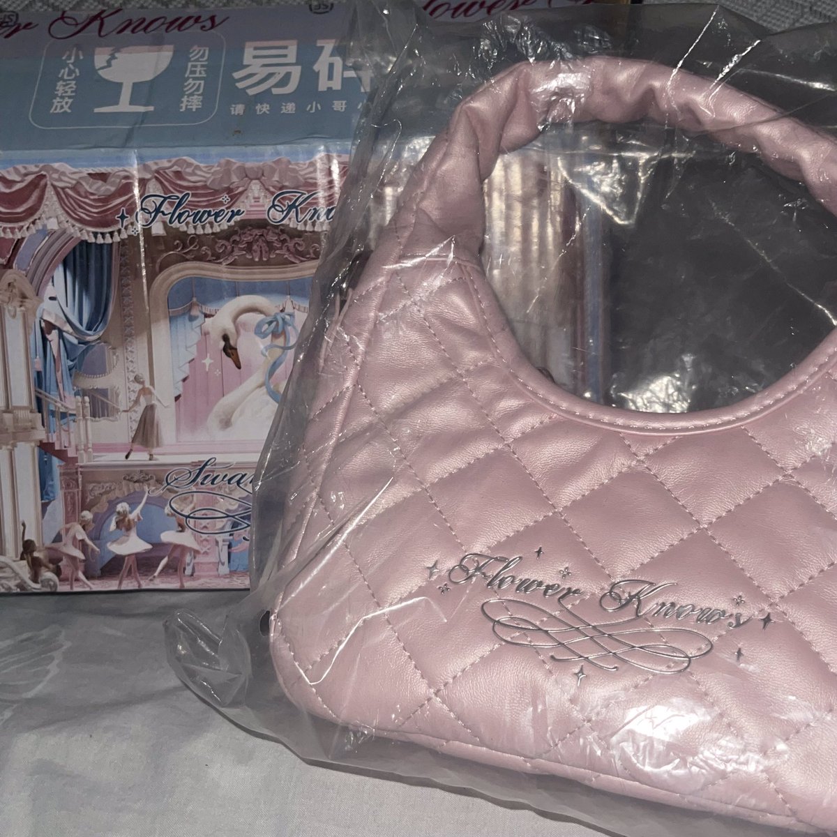 kaiiseIlz's tweet photo. — 🛒[ #kaii4sale ; wts lfb ph ]
not kpop related but help rt ><
FLOWER KNOWS LIMITED BAG❕
⤷ PHP 455 + lsf

𓇬 payo / 24hrs !
𓇬 dm / reply mine

#. wts lfb flowerknows flower knows mini hand bag pink https://t.co/yFBg6O29eE