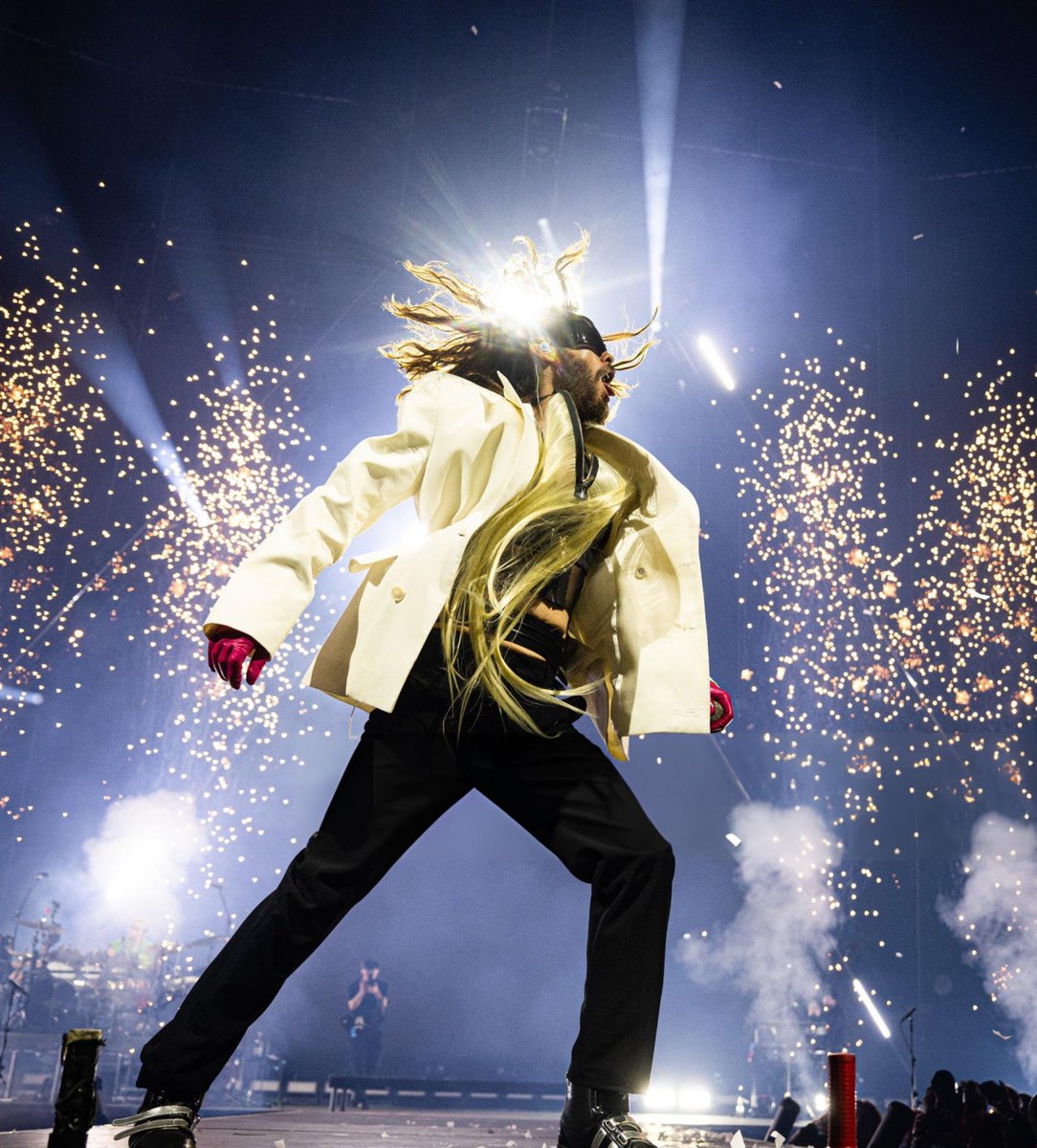 MarsMadMichelle's tweet photo. What a fantastic shot! ❤️‍🔥❤️‍🔥❤️‍🔥#JaredLeto
📸 Getty Images https://t.co/jlzd4SyZY7