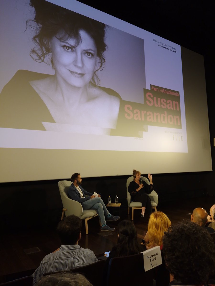 ALEXUNE's tweet image. Susan Sarandon en la Academia de cine reunión con los academicos