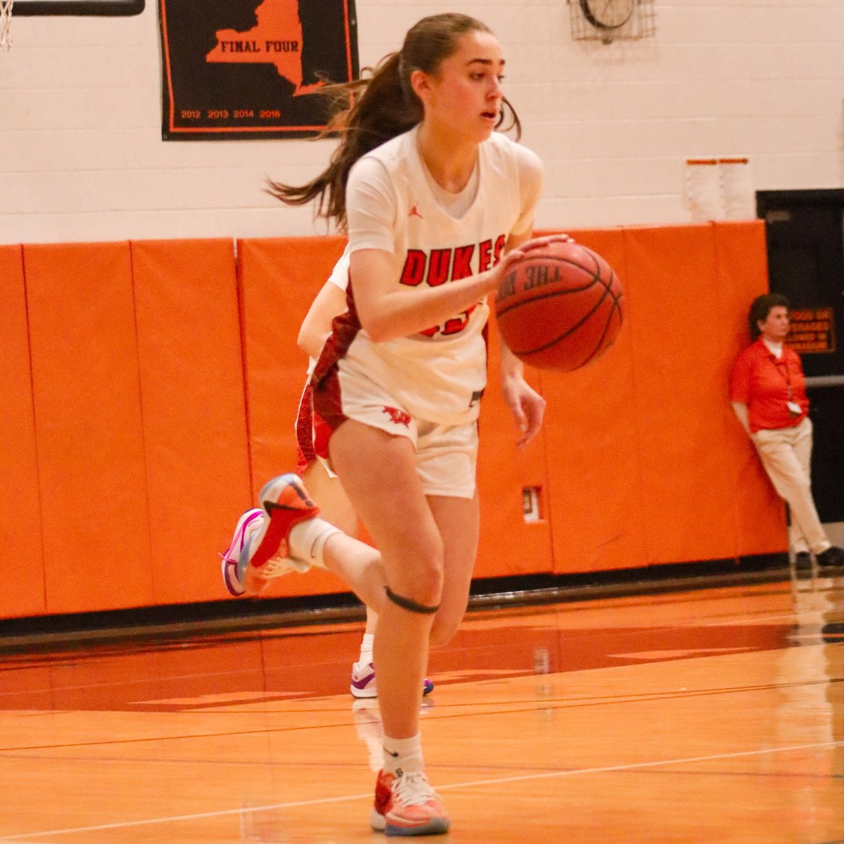 2025 SG Gabby Murphy (Highland, NY) is our newest #ScoutUbasketball prospect! A prolific shooter (18 PPG), Gabby also owns a 3.8 GPA with advanced courses!
Her website: ScoutU.com/GabbyMurphy
<a href="/gabbymurphy25/">Gabby Murphy</a> <a href="/dbst_basketball/">DJ Blanks Basketball</a> <a href="/MattMur22798057/">Matt Murphy</a> <a href="/MarlboroHoopsNY/">Marlboro Girls Basketball-NY</a> <a href="/nj_panthers/">NJ Panthers</a>