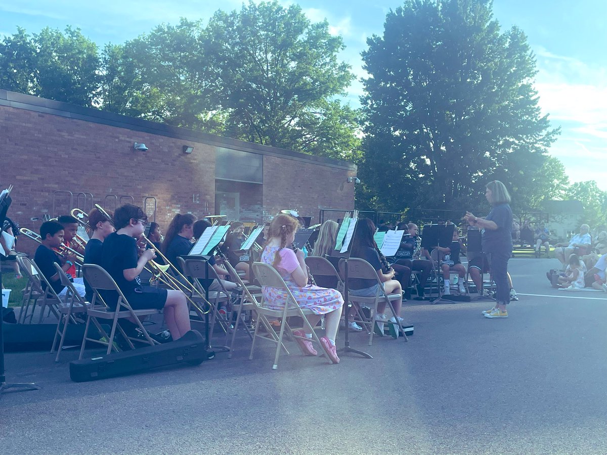 JAnconaLHS's tweet photo. A beautiful evening for an outdoor concert! Thank you to our families and staff for a wonderful celebration of our students. #LEWarriors https://t.co/08oMj4Ia0b