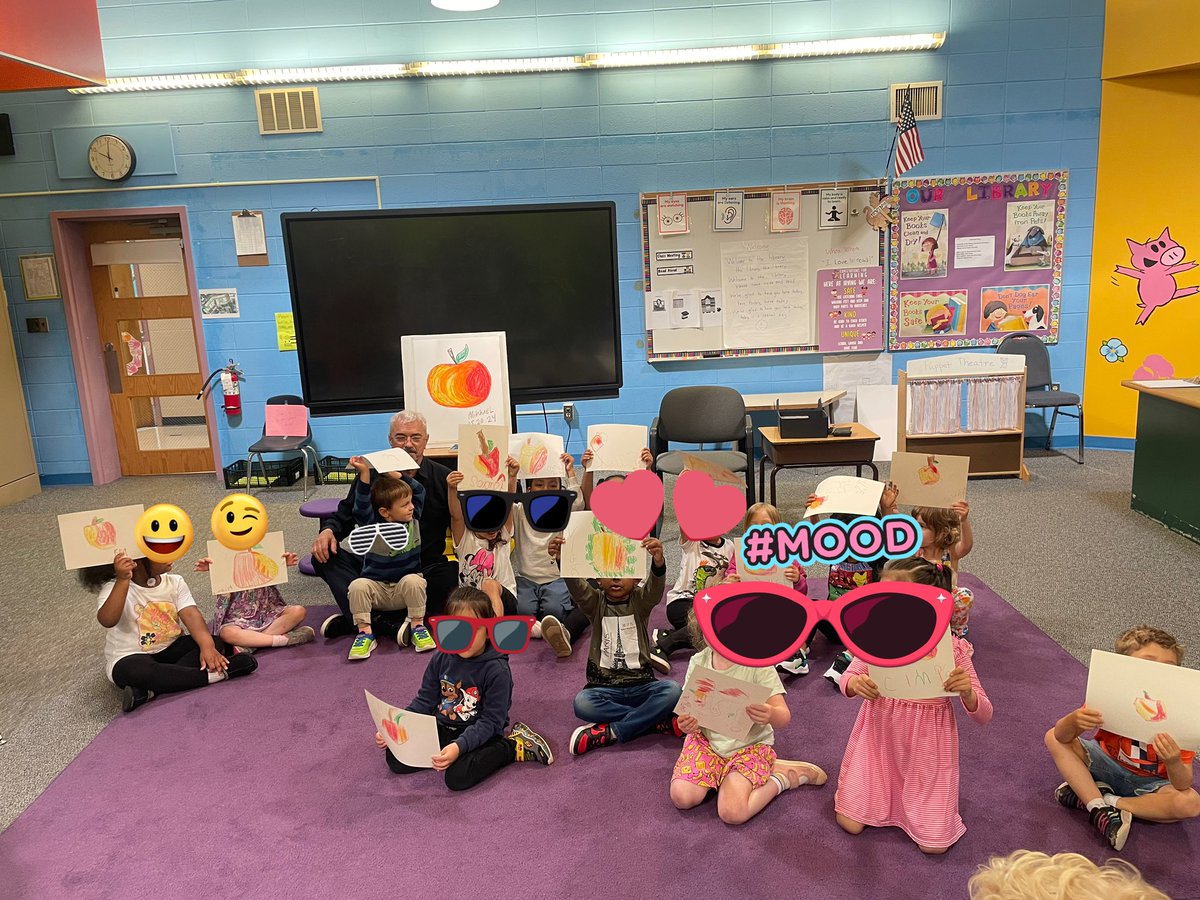 On May 20th a very special friend of an <a href="/irvingprimaryhp/">Irving Primary</a> and <a href="/missnovielli/">Cassandra Novielli</a> #PreschoolDragon came to share his talents as an artist!! Each dragon drew along and created their own masterpiece!!