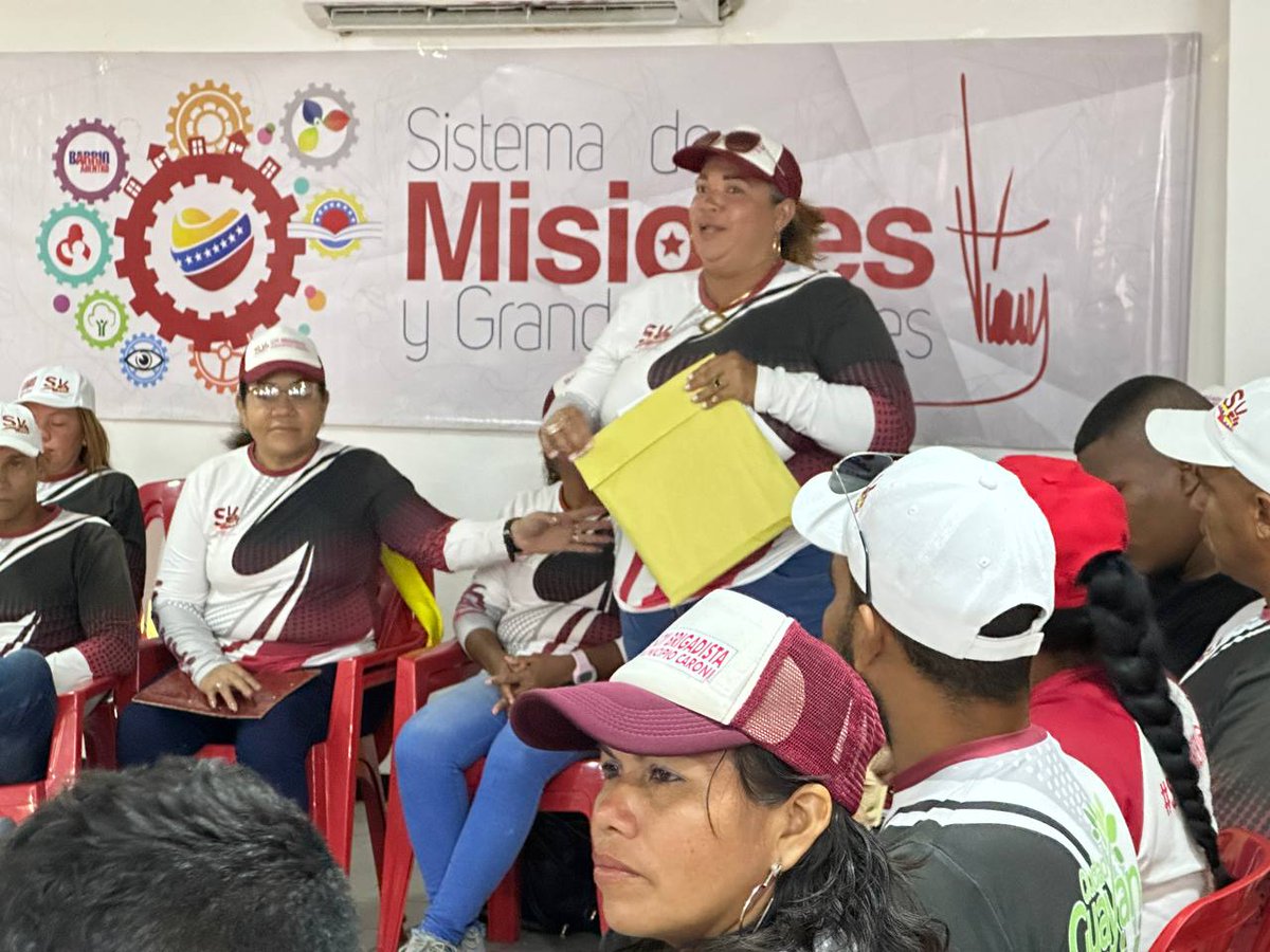 <a href="/OviedoPSUV/">Tito Oviedo</a> Hemos recibido por parte de los secretarios parroquiales las planillas y balance de codificación de las brigadas territoriales del <a href="/MSV_CaroniOfic/">MOVIMIENTO SOMOS VENEZUELA CARONI</a>. 943 Brigadas garantizan el fortalecimiento del sistema de fuerza, rumbo a la victoria del 28 Julio. <a href="/NicolasMaduro/">Nicolás Maduro</a>.