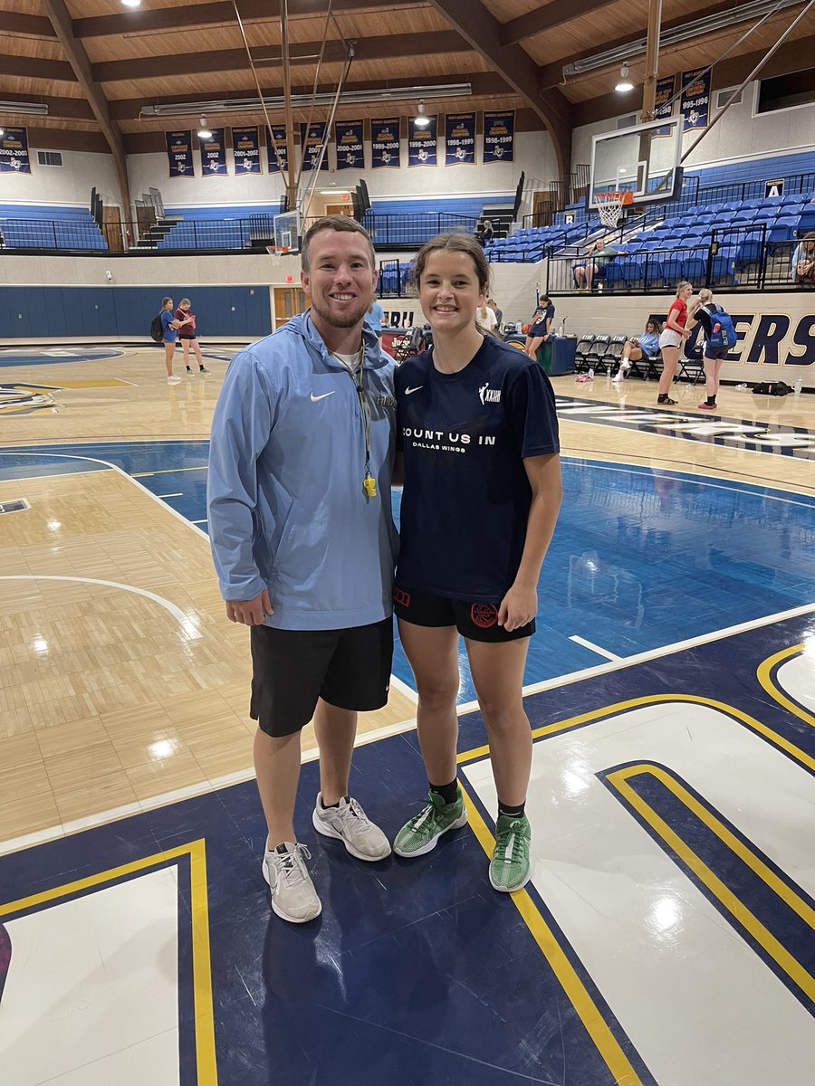 Elizabeth Griffin tweet media