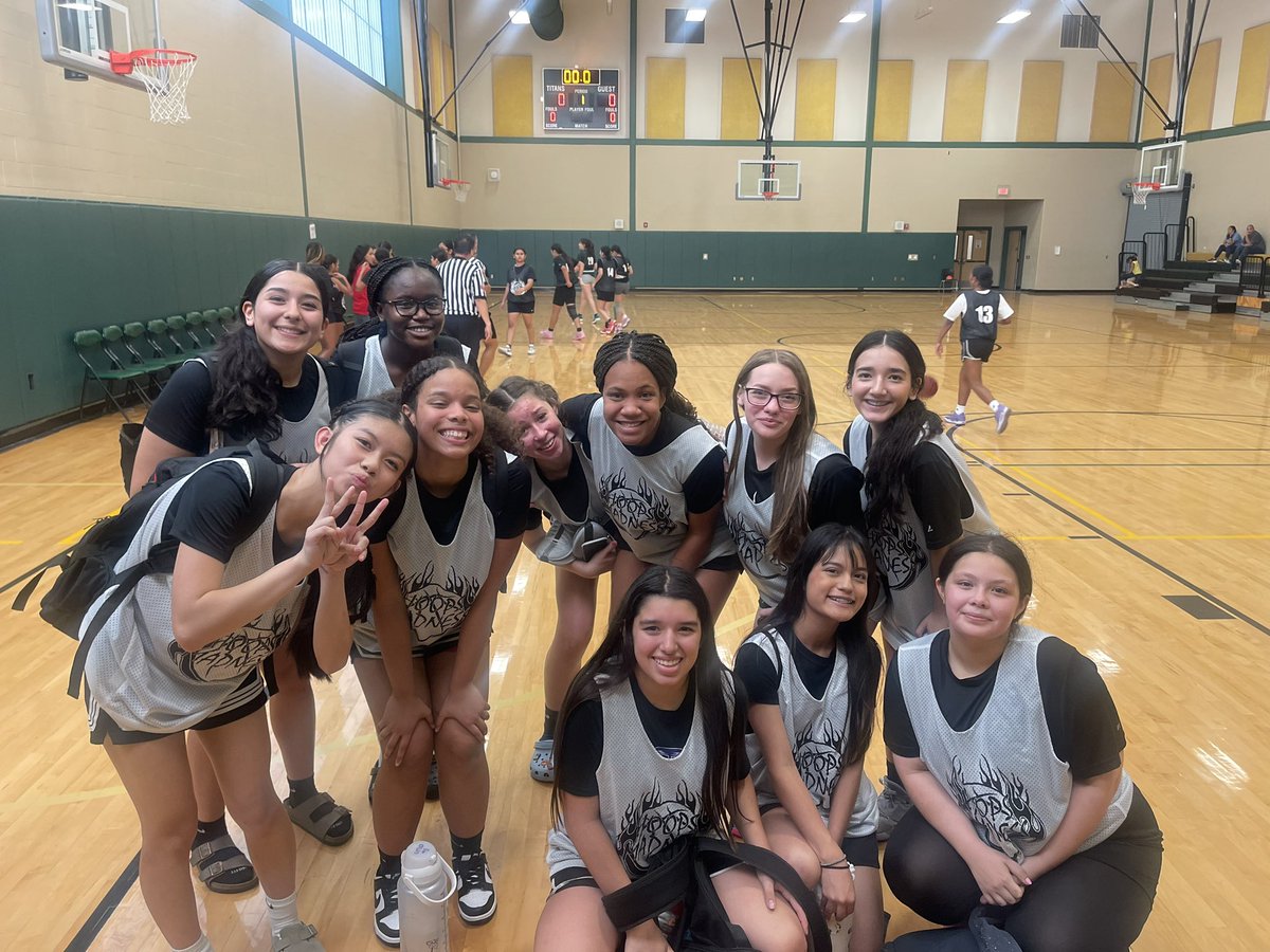 Warren_GBB's tweet photo. Proud of these girls efforts out on the court the last 4 weeks in spring league! Varsity with an impressive 8-0 record and JV following it up with a 7-1 record! Time to keep working throughout the summer and into next year! #EDub https://t.co/nSQk0MKEtA