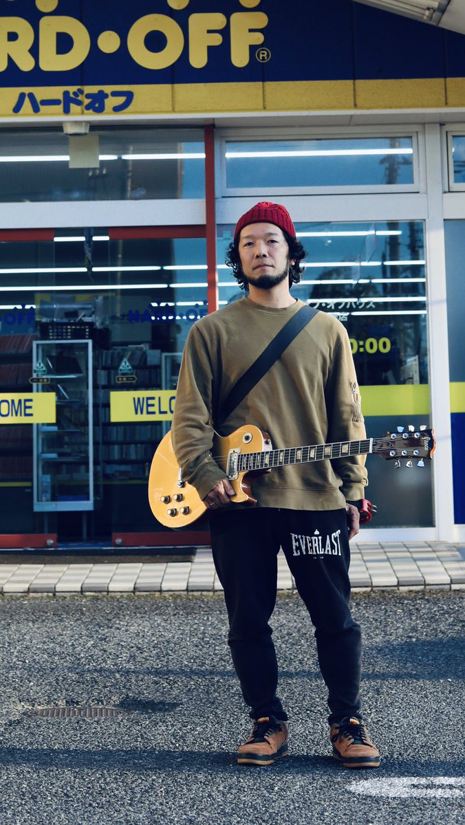 oshibahiroki's tweet photo. ハードオフ好きすぎてもうアーティスト写真をこれにしたい。 https://t.co/24xwZHMIDG