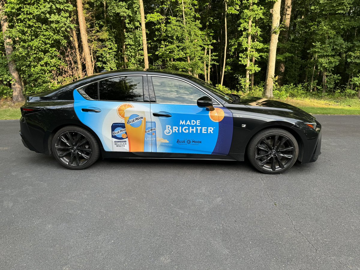 BeFrankOZ's tweet photo. Shout out to @BlueMoonBrewCo for making this happen! If you’re a ride share driver then I recommend downloading @wrapify! Easy way to get paid for the miles you drive everyday! Thank you Charlotte Vehicle Wrap for the installation! #Wrapify #BlueMoon #CelebrateResponsibly https://t.co/sCWccO9Uzo
