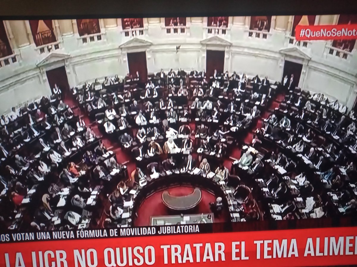 lolariemucho's tweet photo. #QueNoSeNote
La UCR se negó a citar a 
Sandra Pettovello.

#mugrientos #traidores https://t.co/pvdG1w3yUd