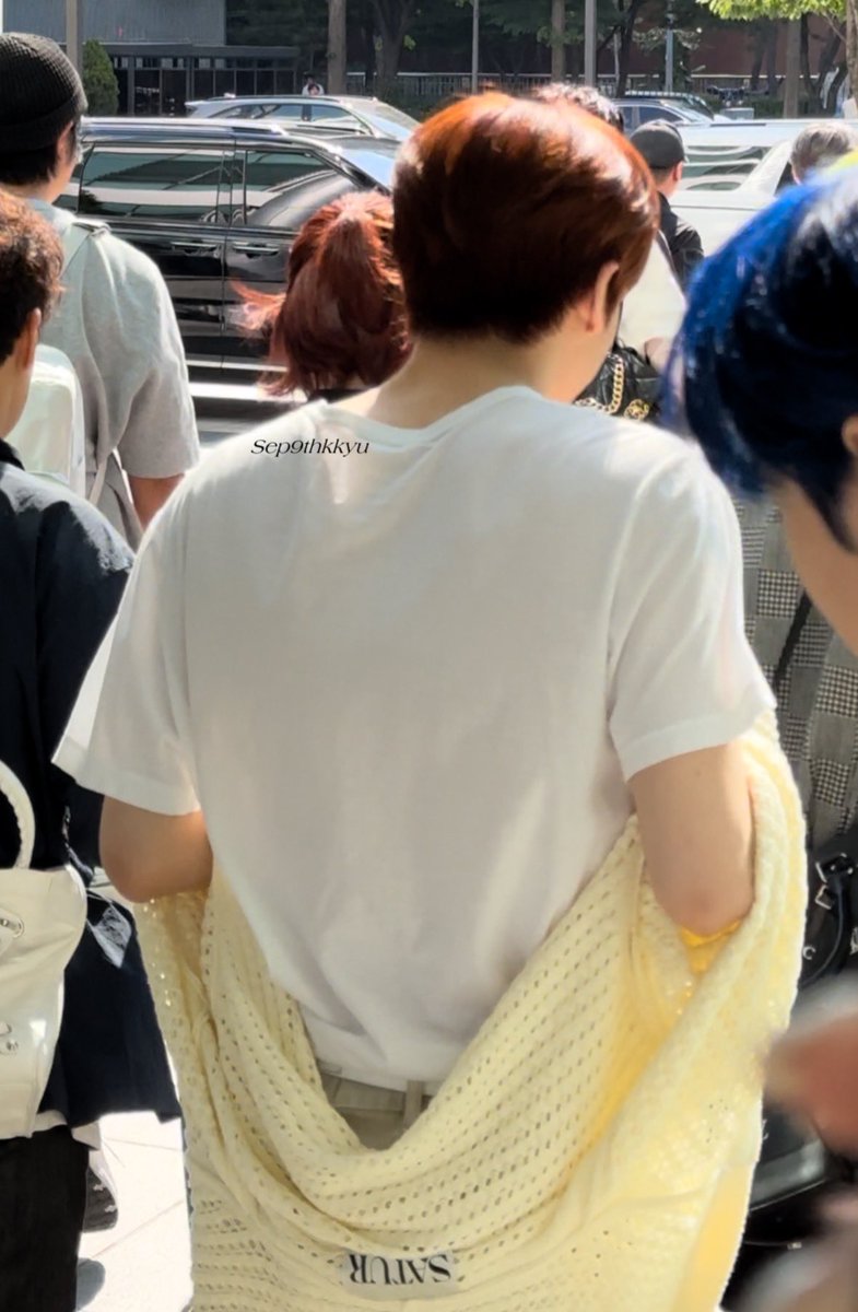 kjkrewind's tweet photo. Junkyu and his cardigan #JUNKYU #준규 #ジュンギュ #จุนกยู https://t.co/yX1TFVmBuN
