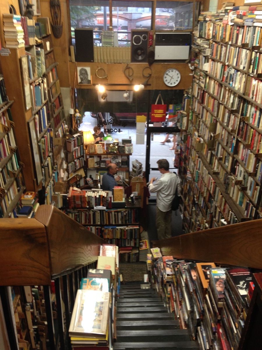 poeticalphotos's tweet image. crowded with books