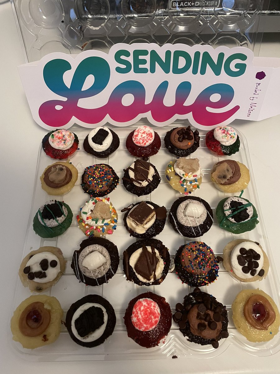 The best deliveries come in arrays #arraychat #mathteacher <a href="/emdave3/">Emily Hershman</a>