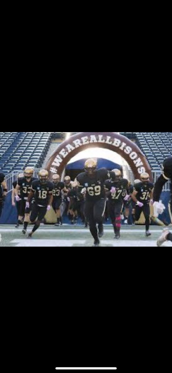 After a great meeting with Coach Dobie and <a href="/Sean_Ollie/">Sean Ollie</a>, I’m extremely excited to announce i have received my first official offer from the University of Manitoba Bison 🦬!!
<a href="/MBBisons/">Manitoba Bison Football</a> <a href="/op_footballwpg/">OP Raider Football</a>
