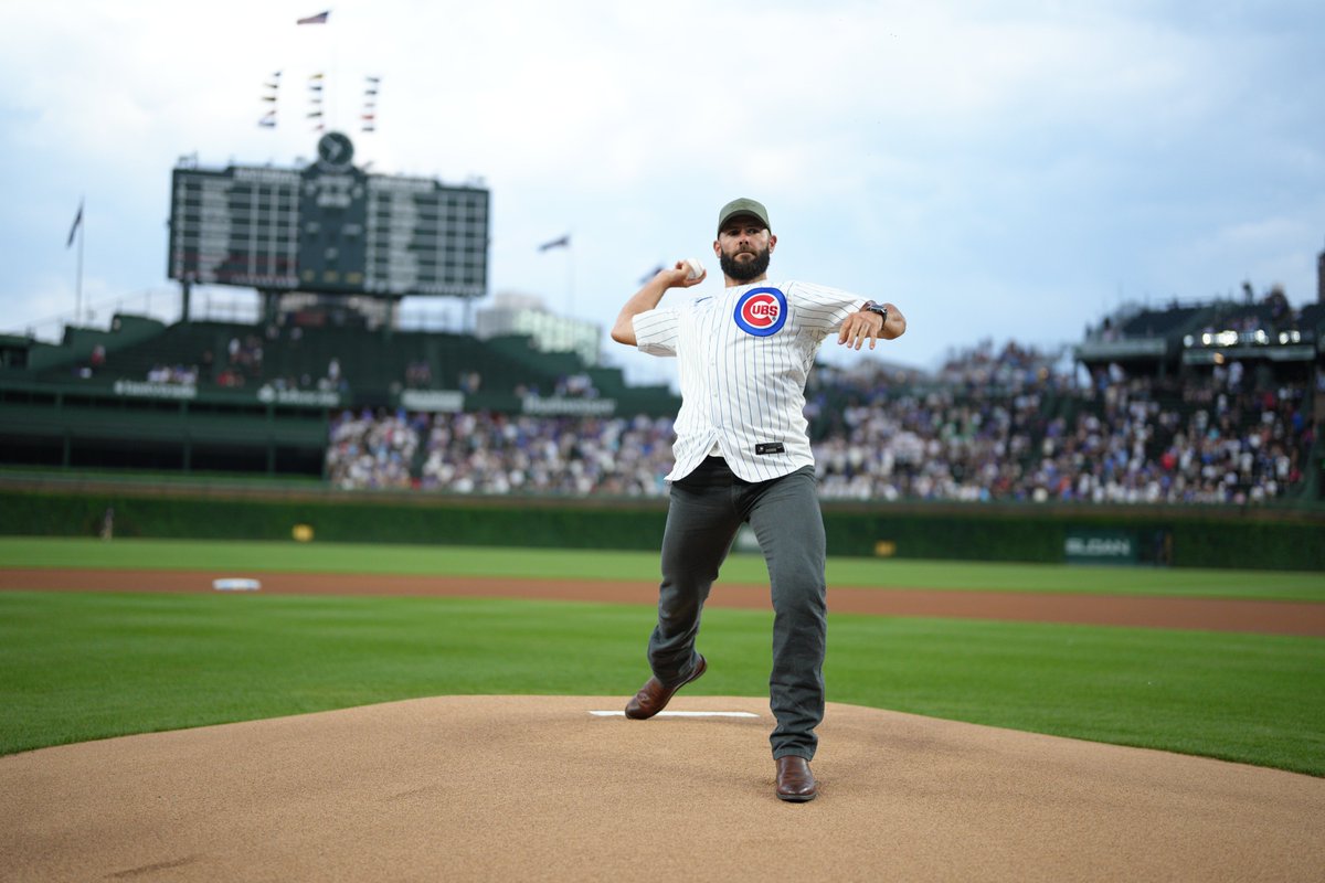 Cubs's tweet photo. Welcome home, @JArrieta34! 🐐 https://t.co/w6DZtdcIqZ