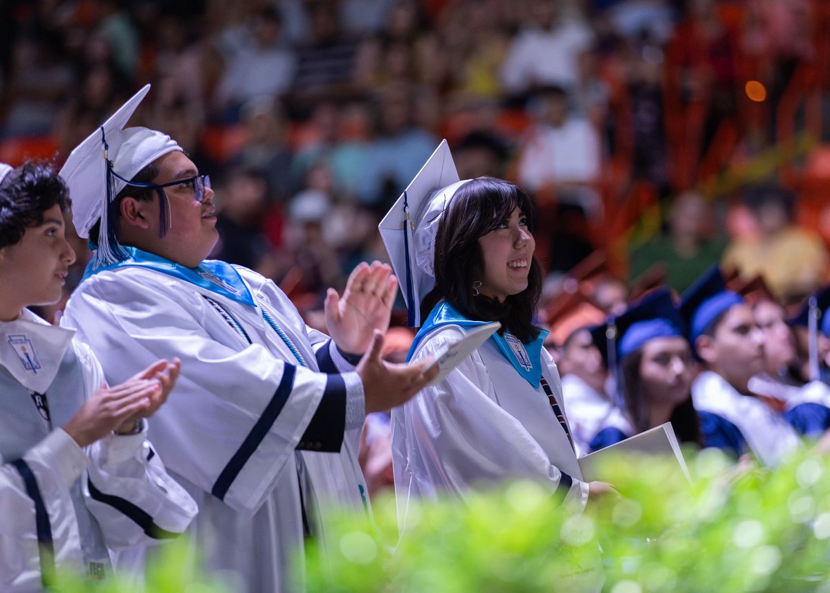 🎓Shoutout to Riverside High School’s #Classof2024, the newest Rangers ready to explore uncharted territory! 🤠 You leave #THEDISTRICTofChampions ready for college, career &amp; beyond 👩‍🎓👨‍🎓 Stay bold &amp; strong as you forge YOUR path toward greatness! 🌟🎓🙌 #CongratsGrads