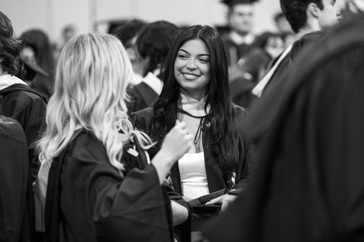 holy_cross's tweet photo. Journey with us through graduation day as we spotlight Andrea Nathalia Rodas '24, a #mathmajor from Seattle, active in @HerCampus, the Women in #Business Club, and the College's social media influencer program. #HolyCross2024
Full photo essay ⬇️ 💜
https://t.co/SELndc7nDi https://t.co/6z89FHpitr