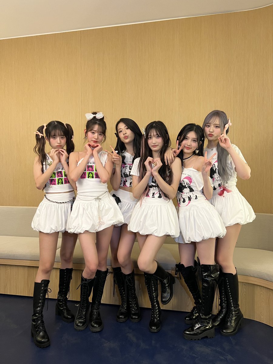 IVEstarship's tweet photo. 📸
IVE THE 1ST WORLD TOUR
<SHOW WHAT I HAVE> 
in PARIS ✨

#IVE #아이브 
#SHOW_WHAT_I_HAVE
#IVE_WORLD_TOUR https://t.co/eJVD1dWvJY