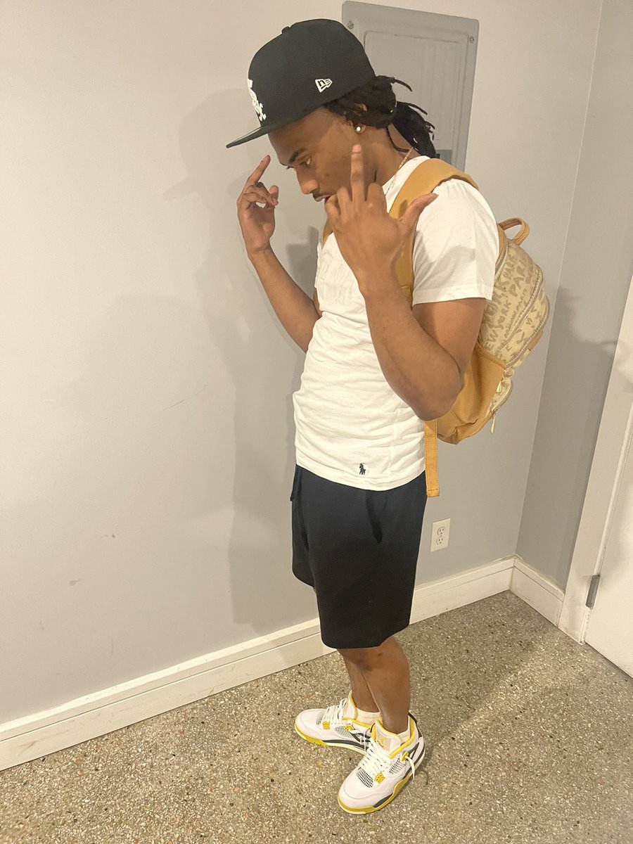 carti2gone's tweet photo. I’m tryna get my life together, leave these h*es alone #helpme https://t.co/erLzKzoKth