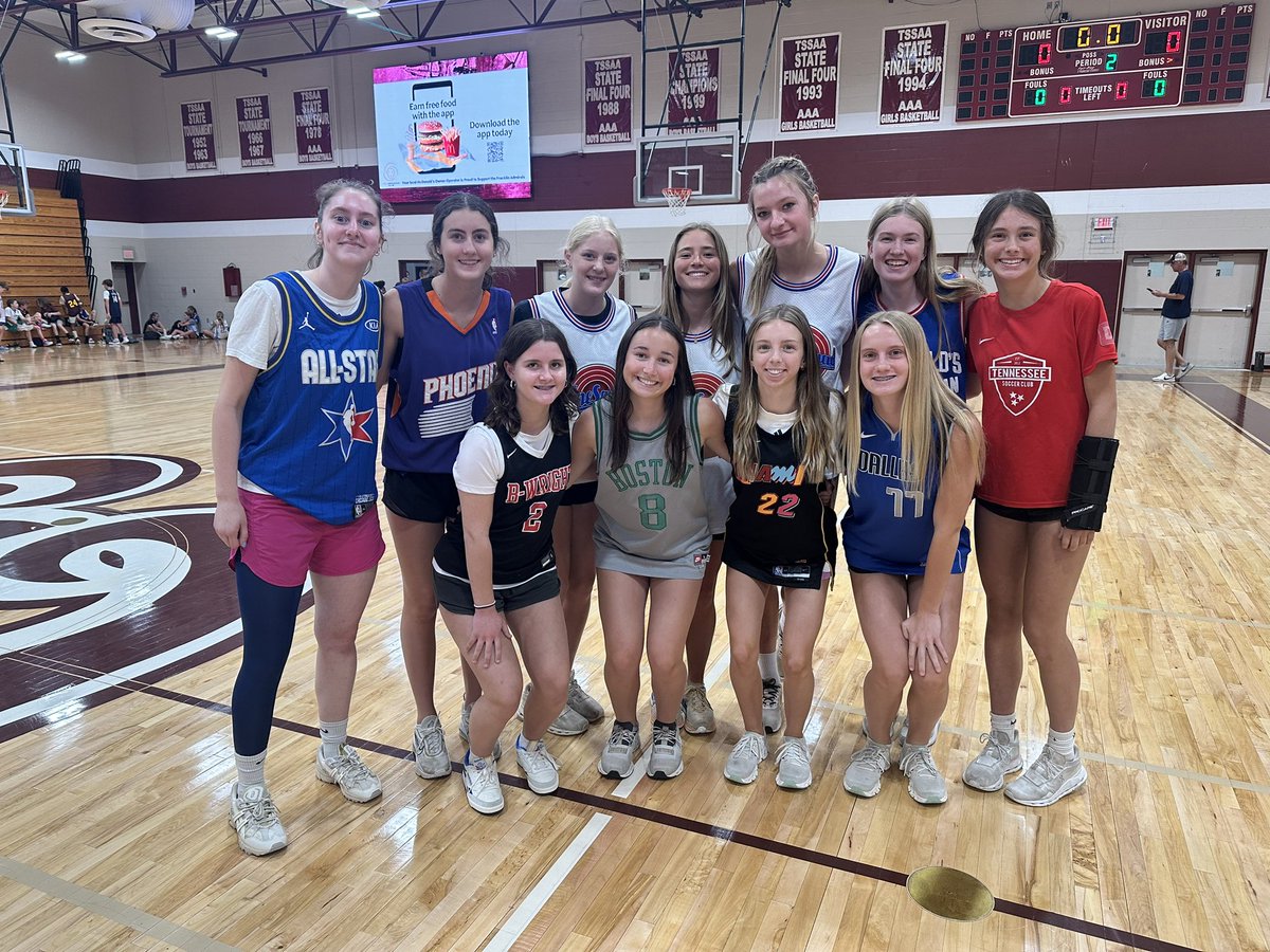 wcsFHSLadyHoops's tweet photo. Full day for the lady admirals. Day 2 of kids camp 🏀 then games up in Clarksville. Lady’s ads went 2-0 for the evening. Great energy and team work today! https://t.co/C74lbLmLA4