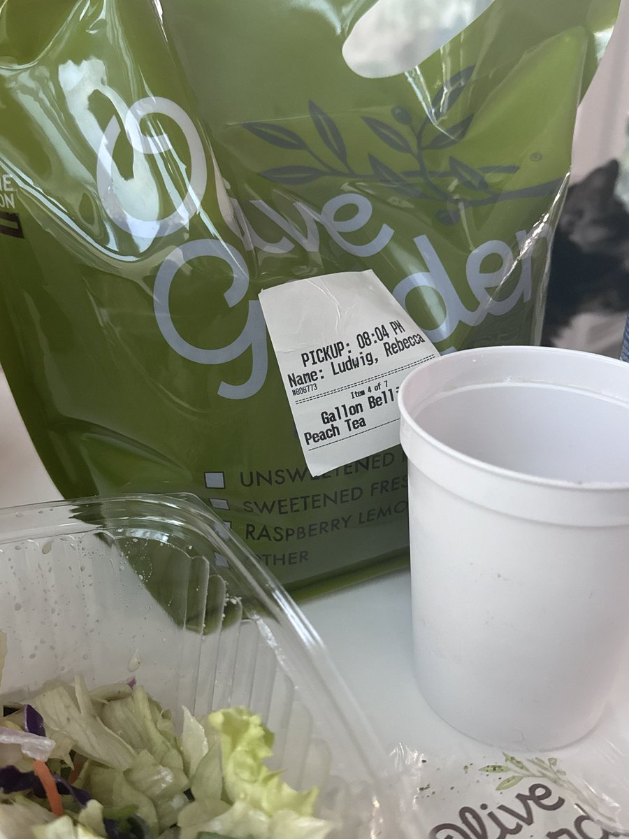 Becca Leanne (@helloimawitch) on Twitter photo Dear <a href="/olivegarden/">Olive Garden</a>
Here is a haiku about my experience
Peach Bellini tea,
Expected sweetness missing,
Unsweetened sorrow.
Ordered a gallon of peach Bellini because I couldn’t stop thinking about it. To my surprise, it was unsweetened regular tea. Am I allowed to cry- Dear <a href="/olivegarden/">Olive Garden</a>
Here is a haiku about my experience
Peach Bellini tea,
Expected sweetness missing,
Unsweetened sorrow.
Ordered a gallon of peach Bellini because I couldn’t stop thinking about it. To my surprise, it was unsweetened regular tea. Am I allowed to cry-