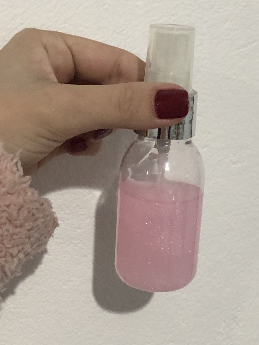 eu amo um processo criativo, isso é um óleo capilar? um óleo corporal? um body splash? só posso dizer que é algo incrível