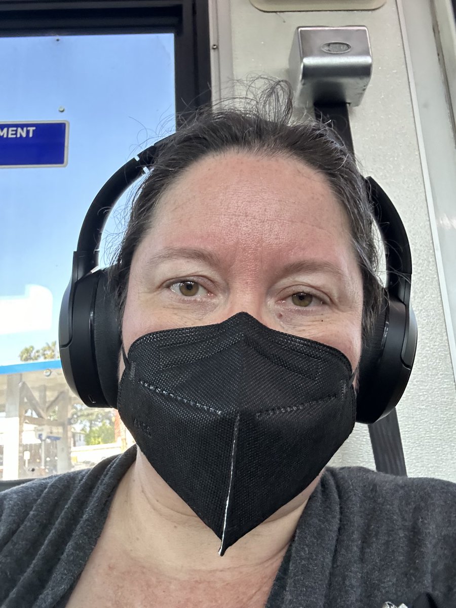 jsfinalgirl's tweet photo. I’m feeling very anti-social today. #PublicTransportation #GreenCommuter #PleaseDontTalkToMe #Justtryingtogethome #MutantFam https://t.co/CYKd5n264P