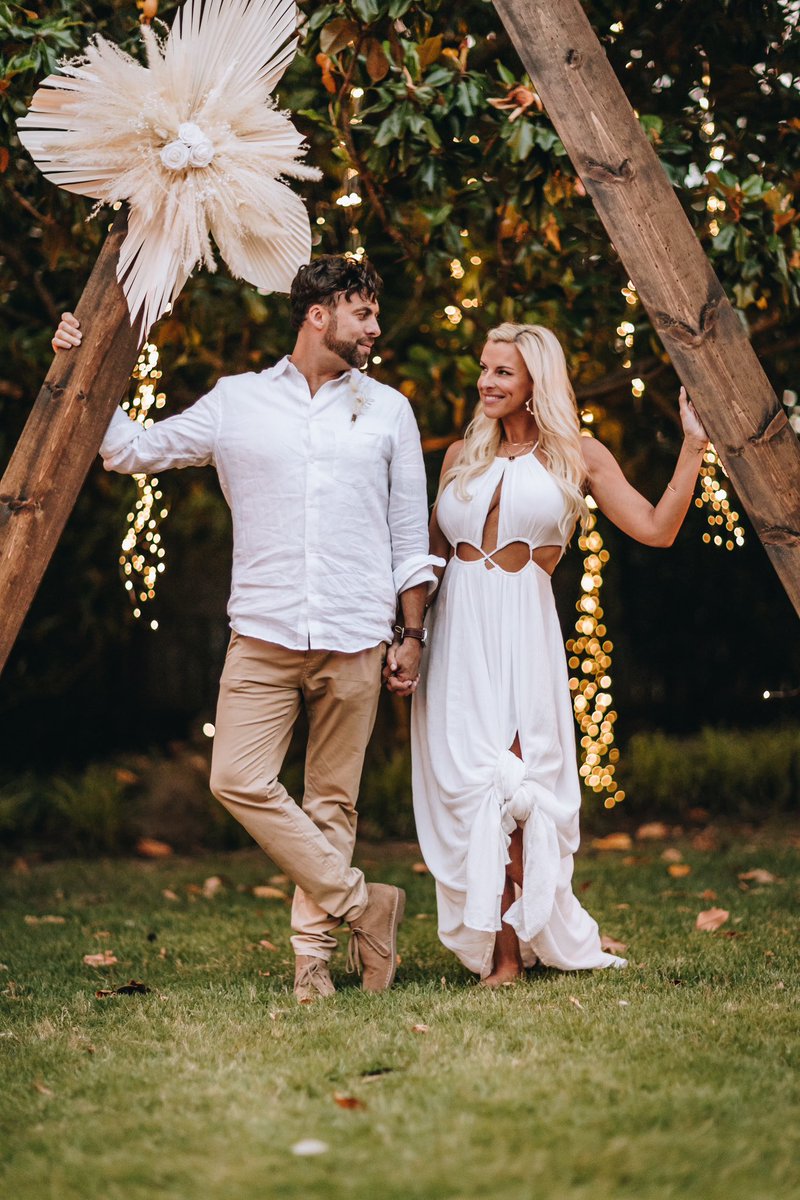 JustinGullett's tweet photo. Happy anniversary to the love of my life. “The man who finds a wife finds a treasure, and he receives favor from the Lord.”
~ Proverbs 18:22 https://t.co/OimiA0gcvf