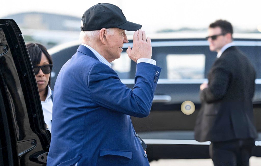 ChrisDJackson's tweet photo. 📸 President Biden and Air Force One have departed for France to commemorate the 80th anniversary of D-Day, even if it rains. https://t.co/wEHJkLEsf4