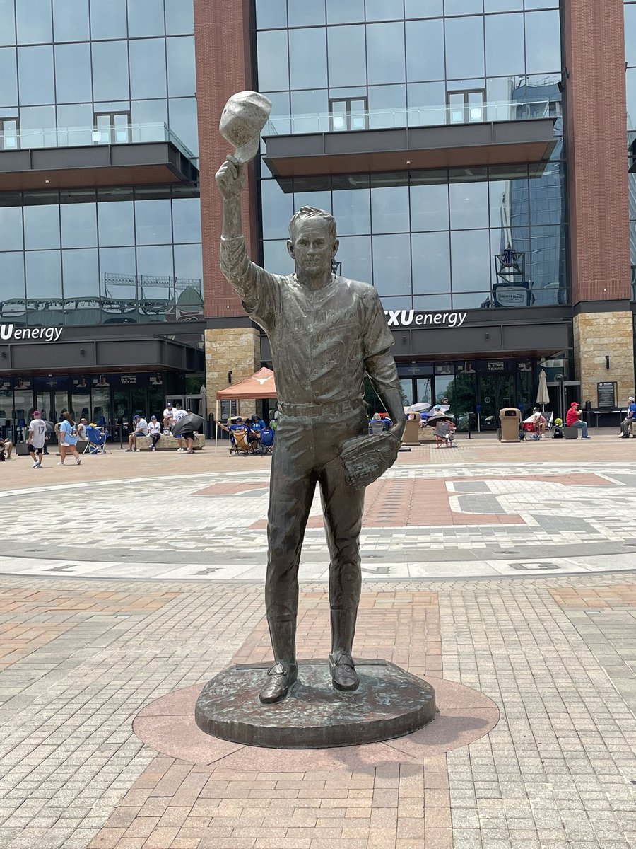 GunthorTM's tweet photo. I enjoyed the turtles and the Nolan Ryan statue https://t.co/W8BR2H4XdJ