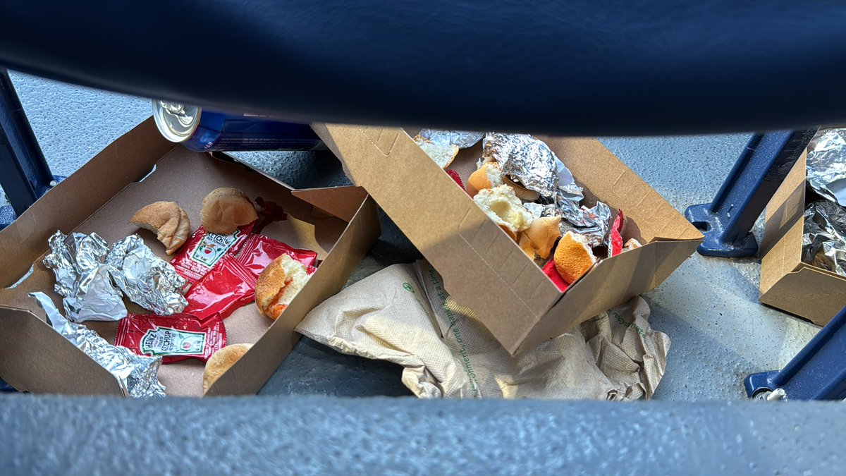 KingK0ngCarey's tweet photo. At 8 #LoonieDogs but starting to hit a wall. Kind of regret the pizza slice. Big fella in front of me is boasting about his 12, but i am standing by the fact there should be an asterisk. He ainโt eating his crusts. #BlueJays #ToTheCore https://t.co/uUk5tg9IR1
