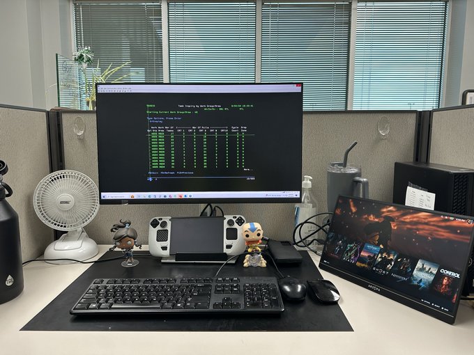 Steam Deck setup at work&hellip;yes I&rsquo;m a Gaymer. https://t.co/X8CUl081wU