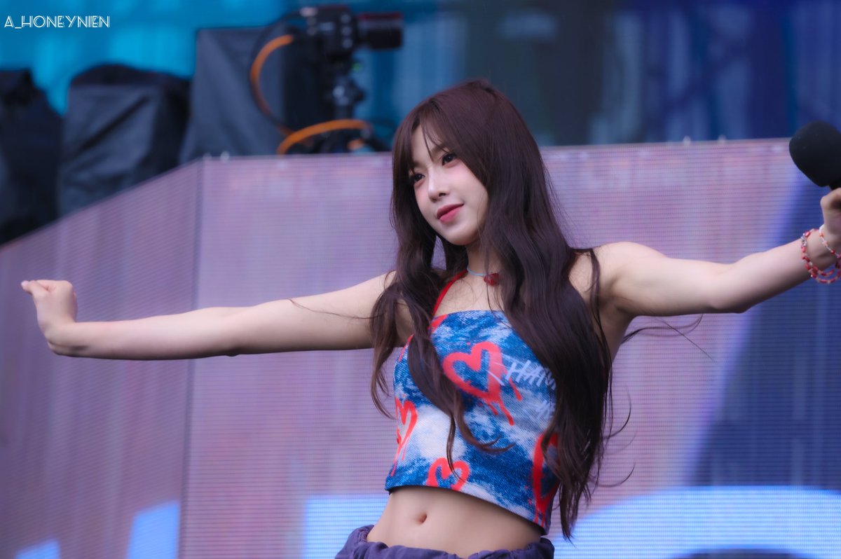 A_honeynien's tweet photo. 240601 Waterbomb HK 

#tripleS #트리플에스 #Nien #니엔 #念
#ASSEMBLE24 #Girls_Never_Die https://t.co/lajiQtZ3du