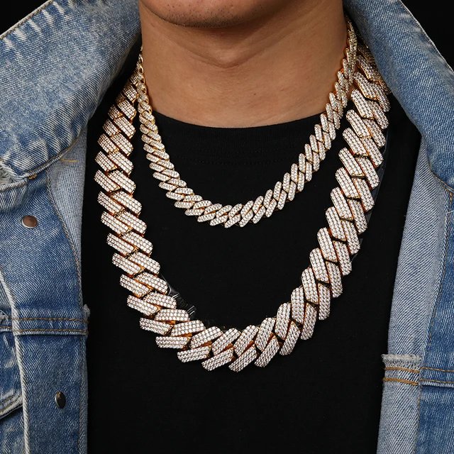 NoirAdornments's tweet photo. 🍃Fall 2024🎃
Indulge in the opulent allure of 
@NoirAdornments  Luxury chains.
Elevate your style. Each link exudes a timeless charm, captivating all who lay eyes upon it. Unleash your inner allure and make a statement that echoes through the ages.
#NoirAdornments #LuxuryChains https://t.co/xz4sg0vf3N