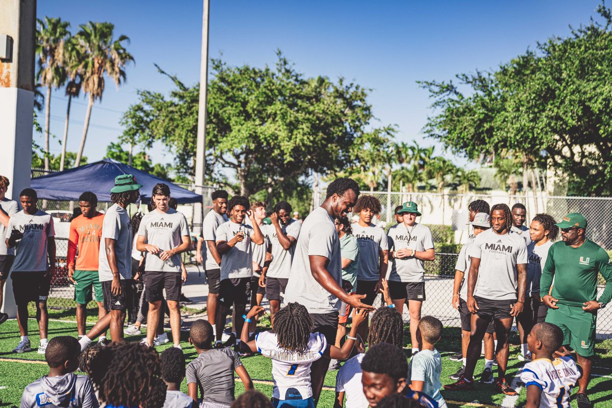 ruebenbainjr's tweet photo. I remember being in these camps as a kid now Iโm hosting them! Truly a blessing, another reason why I love my city๐๐พ https://t.co/5F8MW76ROw