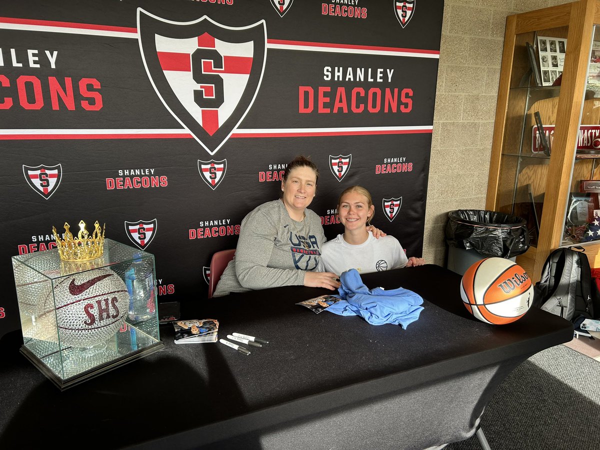 BrittBlick's tweet photo. My daughter Brooklyn @Lindsay_13 Basketball Camp at Shanley Highschool today. https://t.co/ziYnSnnYez