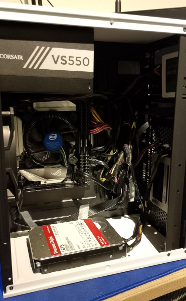 ElmarDott's tweet photo. My new toy:  i7 / 32 GB RAM 
- 2 TB SSD (Container/VM Installations)
- 1 TB SSD (OS: @TProxmox)
- 1 TB NVMe SSD (data share between container)
- 18 TB HDD (@TrueNAS)

running all the services I need for #developent and #trainings https://t.co/pLJvbHIZDW