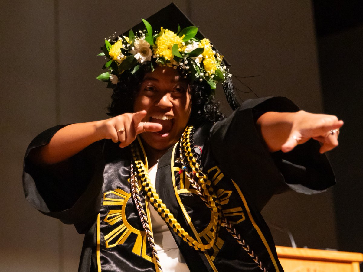 PLUNEWS's tweet photo. "As you embark on your journey beyond PLU, remember that true education is not confined to the classroom but rather found in the pursuit of knowledge, the pursuit of truth, and the pursuit of a better world."
-Yasmin Lopez, Student Commencement Speaker
#PLUgrad #ClassOf2024 https://t.co/FauzqBrHBZ