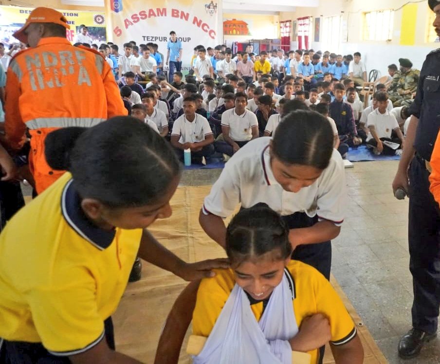 nccner's tweet photo. Cadets of #5AssamBnNCC at CATC 29 participated in an in-depth Lecture cum Demonstration by the 1st Bn NDRF. Gaining essential life-saving skills, these young First Responders are now better equipped to safeguard our nation! @HQ_DG_NCC @NDRFHQ @ndmaindia @01NDRFGUWAHATI https://t.co/mKvRvHvSwE